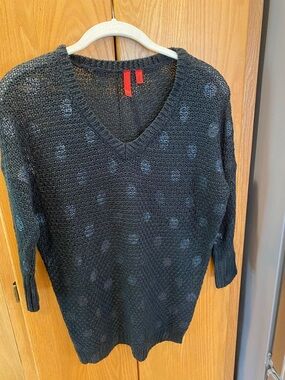 5/48 Black V-Neck Polka Dot Knit Sweater